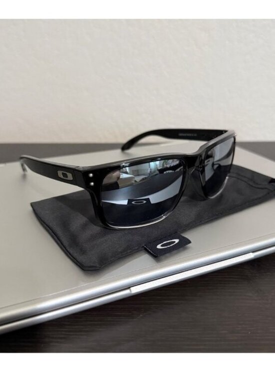 Oakley Other - POLARIZED Oakley Holbrook Two Tone Polished Frame Prizm Reflective Silver OO9102